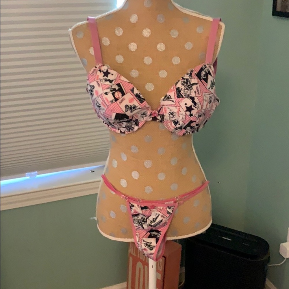 34DD Frederick’s of Hollywood bra S panties